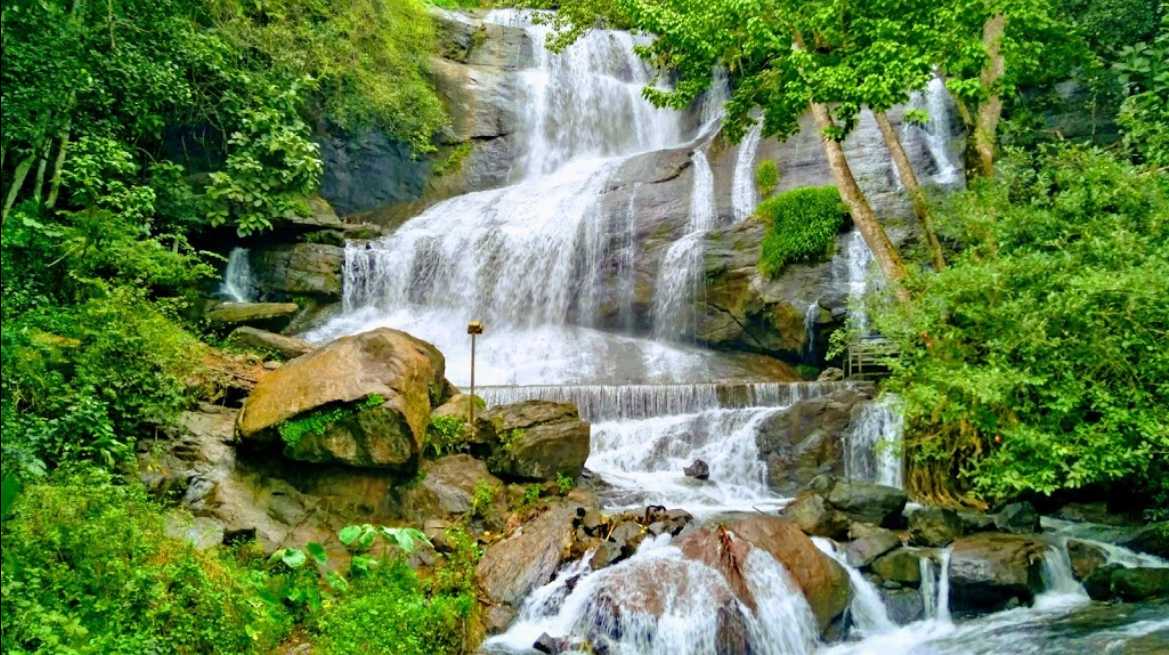 areekkal-waterfalls-img